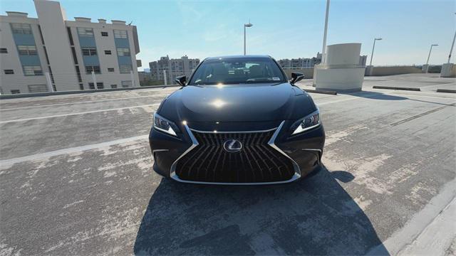 used 2022 Lexus ES 300h car, priced at $39,588