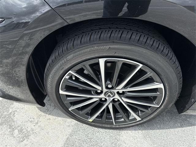 new 2025 Lexus ES 350 car, priced at $50,094