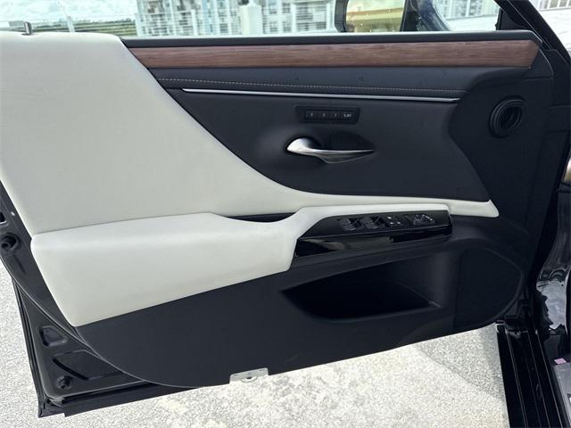 new 2025 Lexus ES 350 car, priced at $50,094