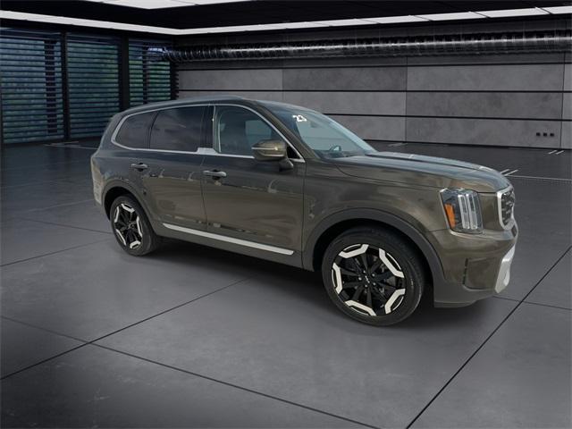 used 2023 Kia Telluride car, priced at $31,788