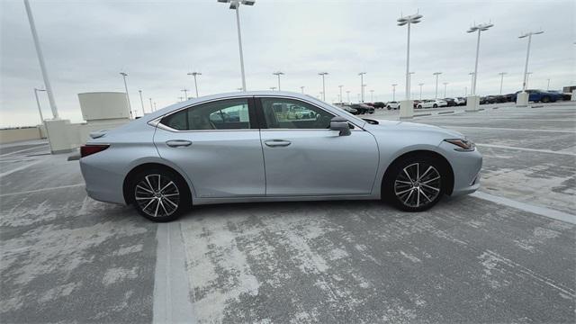 used 2022 Lexus ES 300h car, priced at $37,788