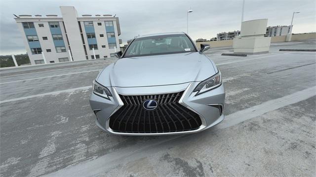 used 2022 Lexus ES 300h car, priced at $37,788