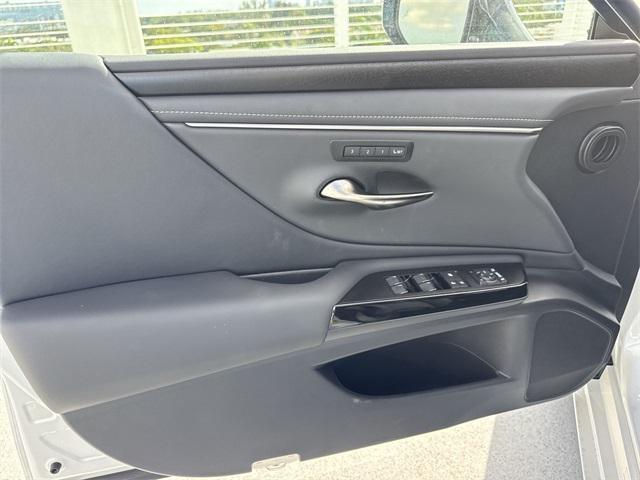 new 2025 Lexus ES 350 car, priced at $50,094