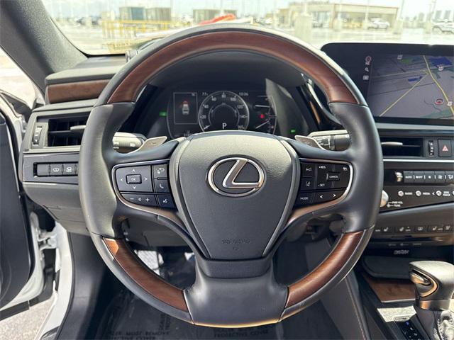 used 2022 Lexus ES 300h car, priced at $39,888