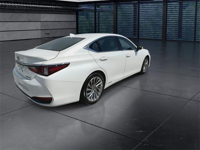 used 2022 Lexus ES 300h car, priced at $39,888