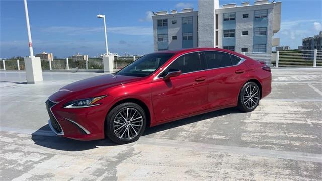 new 2024 Lexus ES 300h car, priced at $47,334