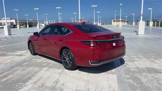 new 2024 Lexus ES 300h car, priced at $47,334