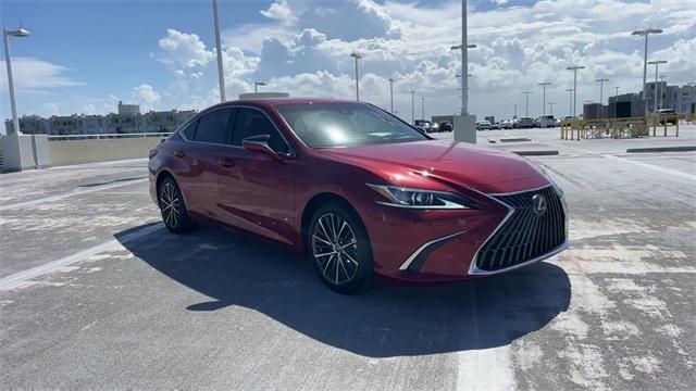 new 2024 Lexus ES 300h car, priced at $47,334