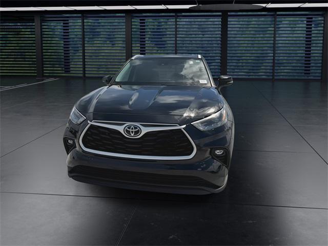 used 2023 Toyota Highlander car, priced at $36,998