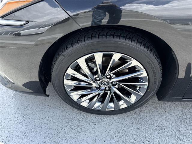 used 2024 Lexus ES 350 car, priced at $39,588