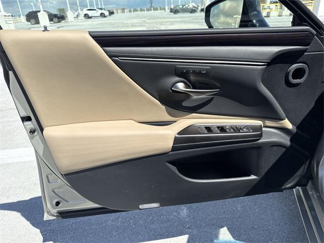 used 2019 Lexus ES 350 car, priced at $31,588