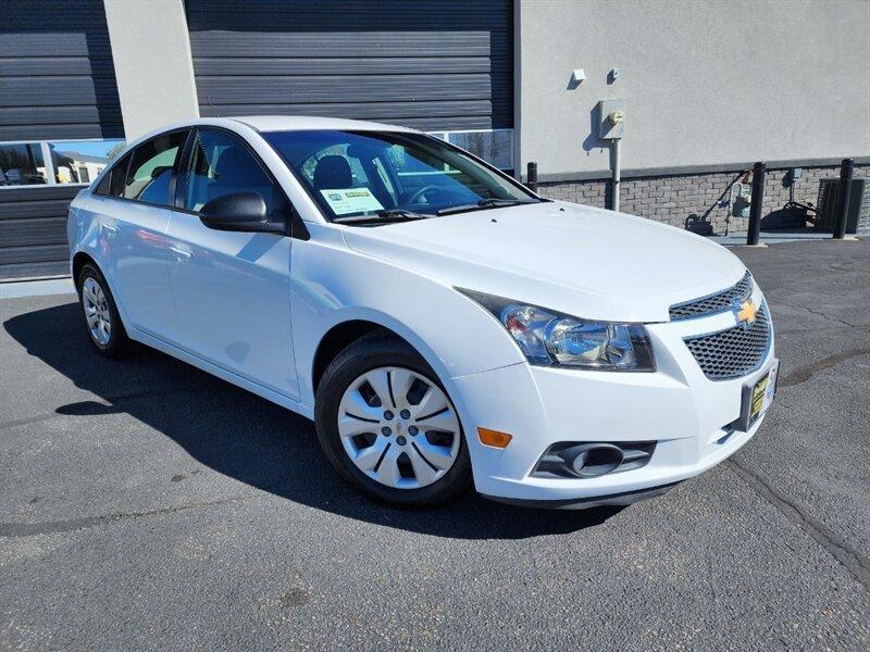 used 2014 Chevrolet Cruze car, priced at $7,450