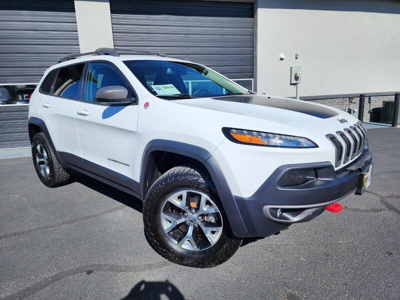 used 2015 Jeep Cherokee car, priced at $18,555