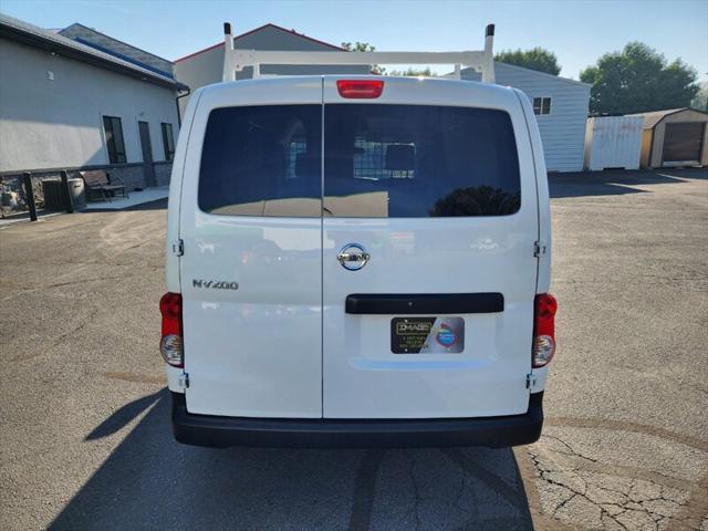 used 2016 Nissan NV200 car