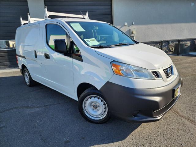 used 2016 Nissan NV200 car