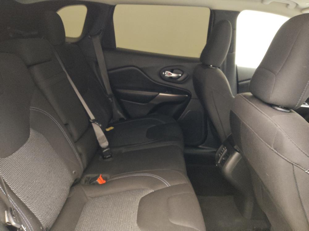used 2019 Jeep Cherokee car, priced at $21,095