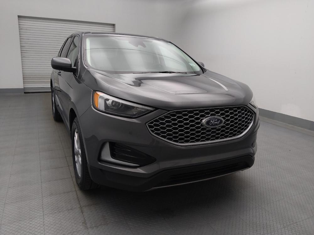 used 2024 Ford Edge car, priced at $24,795