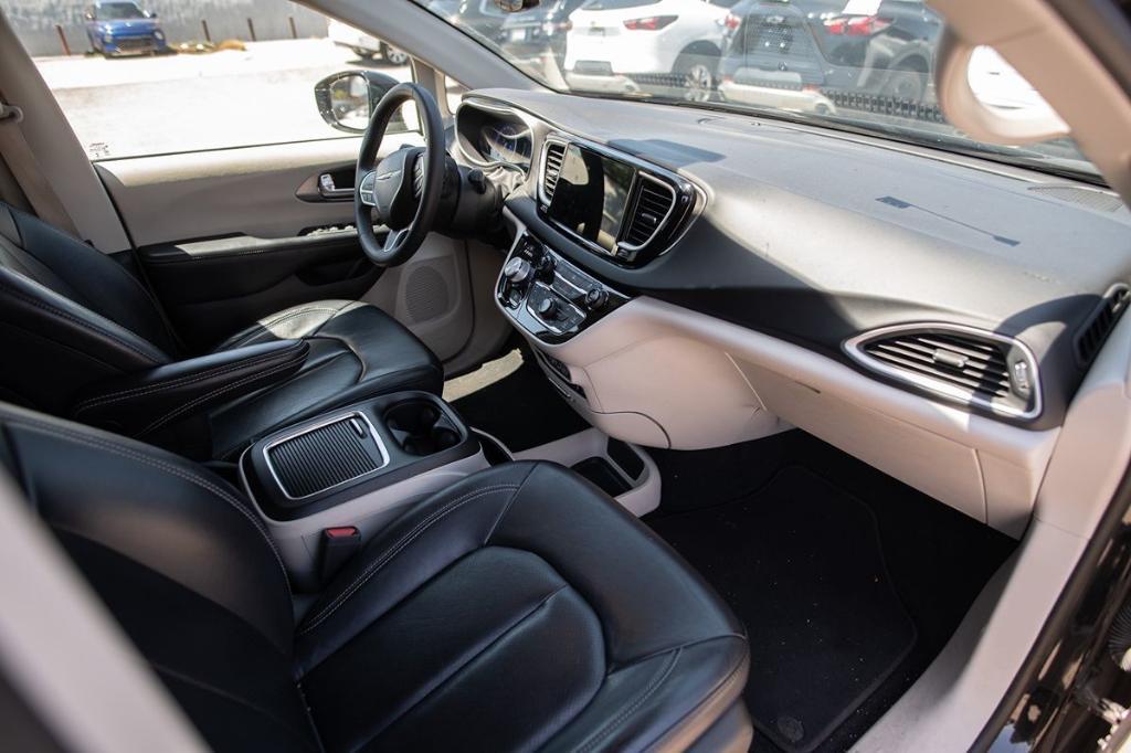 used 2022 Chrysler Pacifica car, priced at $20,715