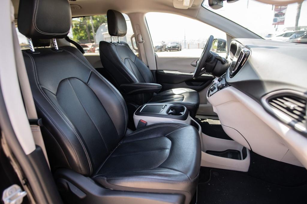 used 2022 Chrysler Pacifica car, priced at $20,715