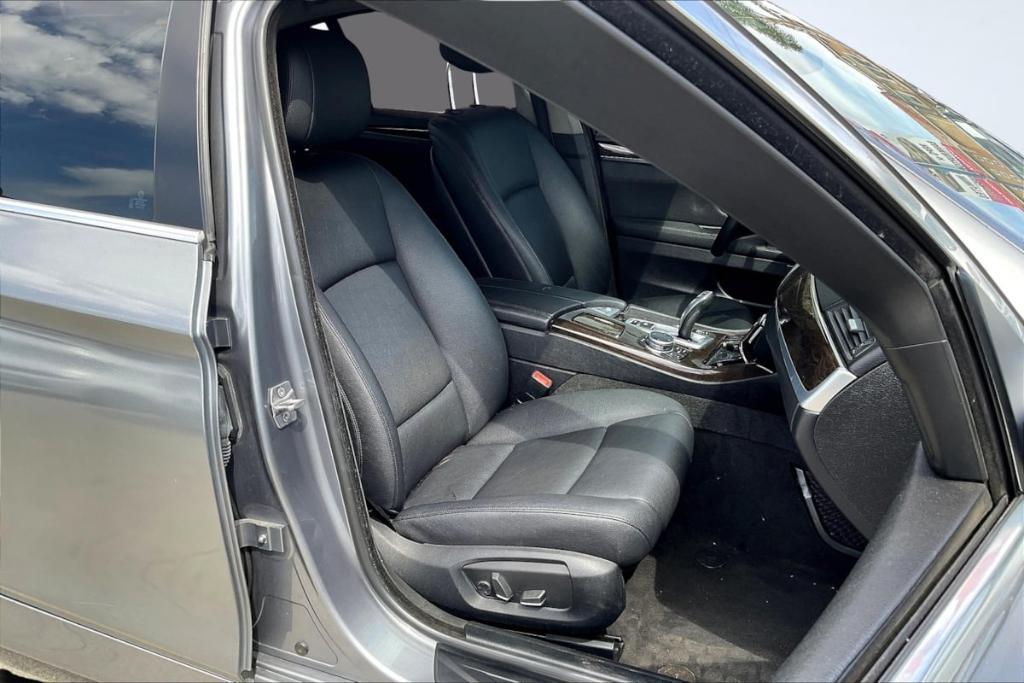 used 2014 BMW 528 car, priced at $8,165