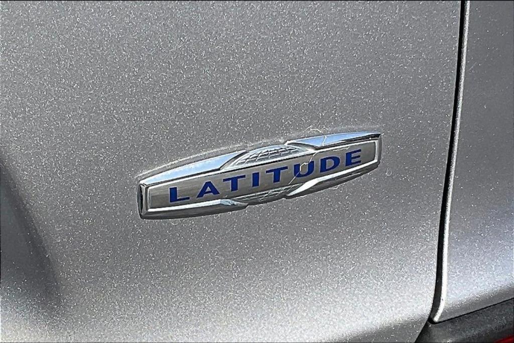 used 2019 Jeep Cherokee car, priced at $14,555
