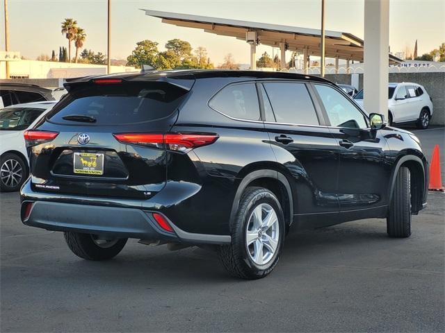 used 2023 Toyota Highlander car, priced at $32,800