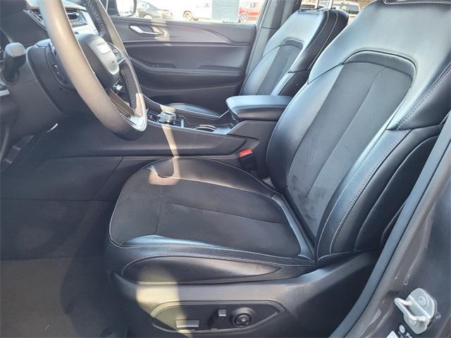 used 2024 Jeep Grand Cherokee L car, priced at $27,800