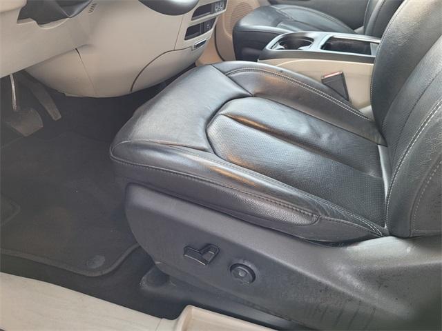 used 2022 Chrysler Pacifica Hybrid car, priced at $25,800