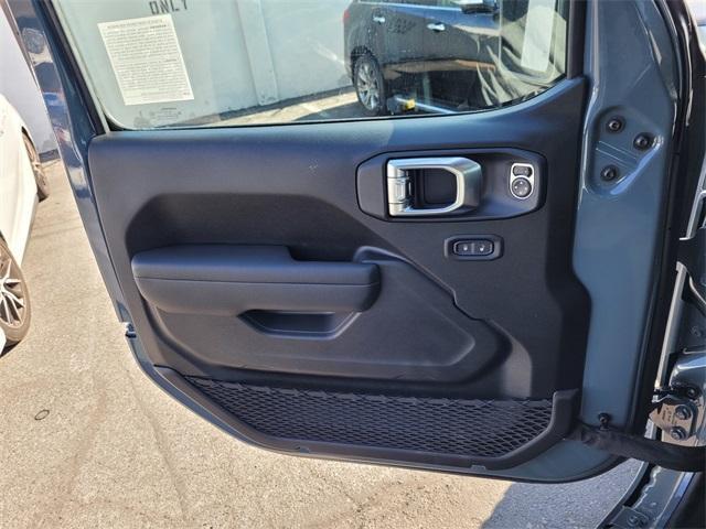 new 2025 Jeep Wrangler car