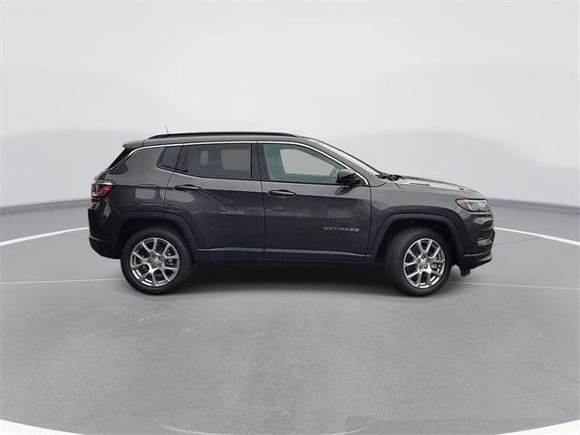 new 2024 Jeep Compass car, priced at $29,300