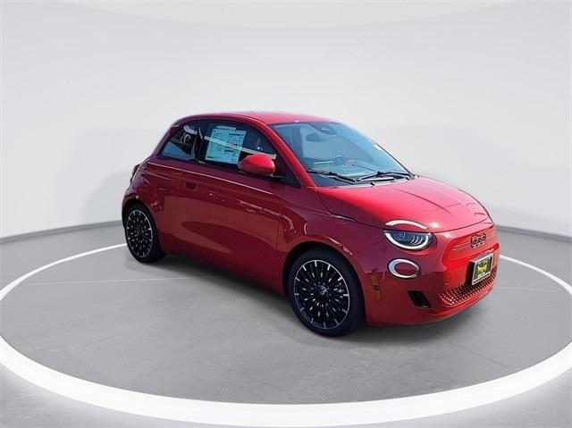 new 2024 FIAT 500e car