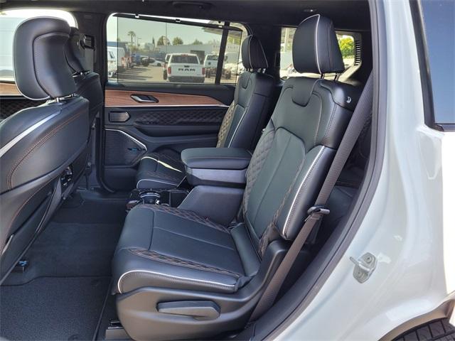 new 2025 Jeep Grand Cherokee L car