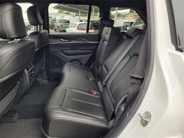 new 2025 Jeep Grand Cherokee car