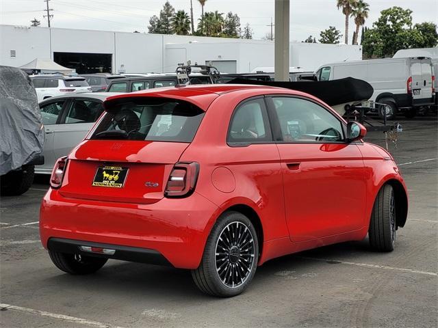 new 2024 FIAT 500e car