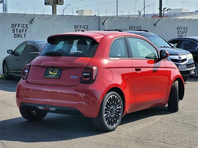 new 2024 FIAT 500e car