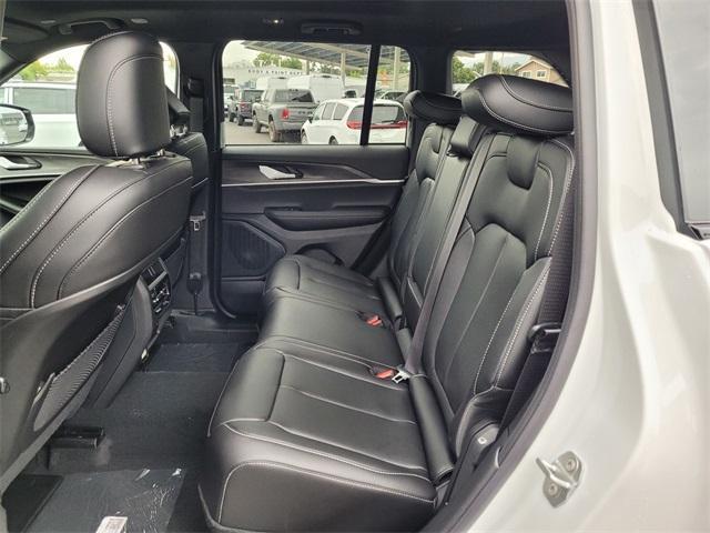 new 2025 Jeep Grand Cherokee car