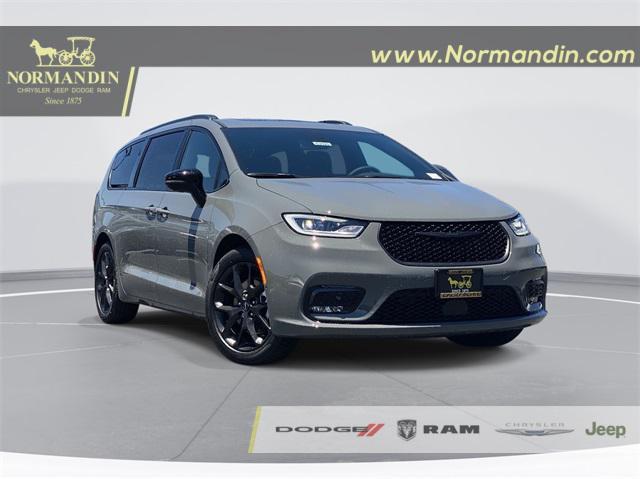 new 2023 Chrysler Pacifica car, priced at $49,030