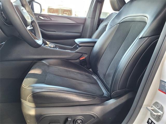 used 2024 Jeep Grand Cherokee L car, priced at $28,100