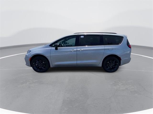 new 2023 Chrysler Pacifica car, priced at $51,725