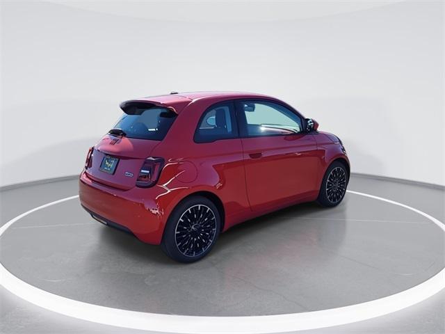 new 2024 FIAT 500e car