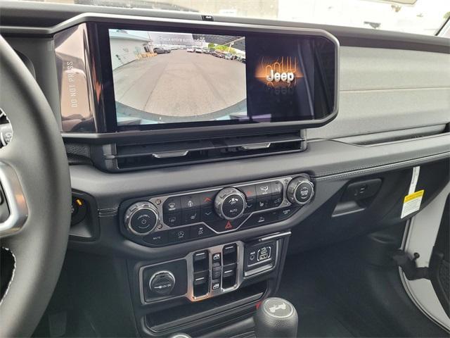 new 2025 Jeep Wrangler car