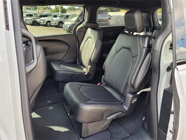 new 2026 Chrysler Pacifica car