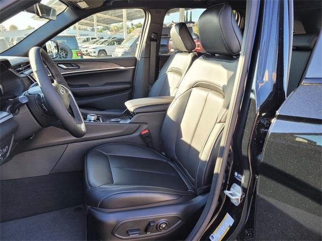 new 2025 Jeep Grand Cherokee car, priced at $45,694