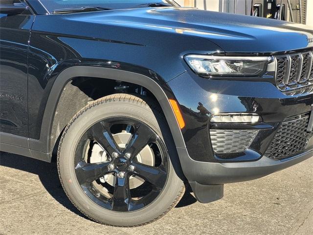 new 2025 Jeep Grand Cherokee car, priced at $45,694