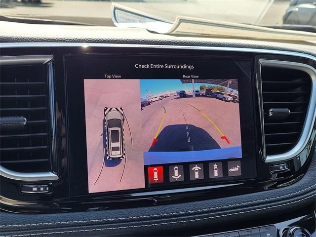new 2025 Chrysler Pacifica car