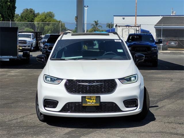 new 2025 Chrysler Pacifica car