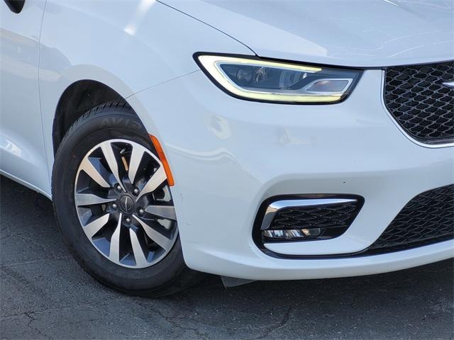 used 2023 Chrysler Pacifica Hybrid car, priced at $29,688