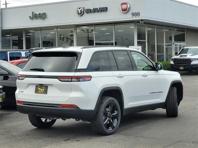 new 2025 Jeep Grand Cherokee car