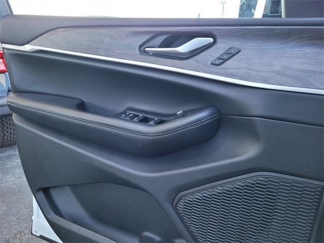 used 2023 Jeep Grand Cherokee L car, priced at $28,800
