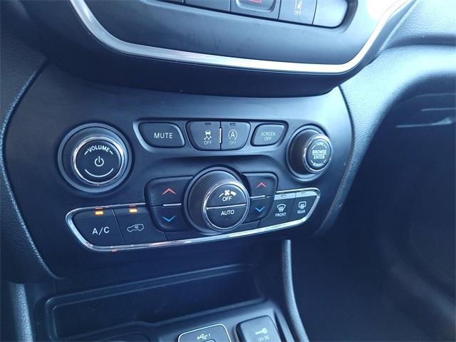 used 2023 Jeep Cherokee car, priced at $25,998